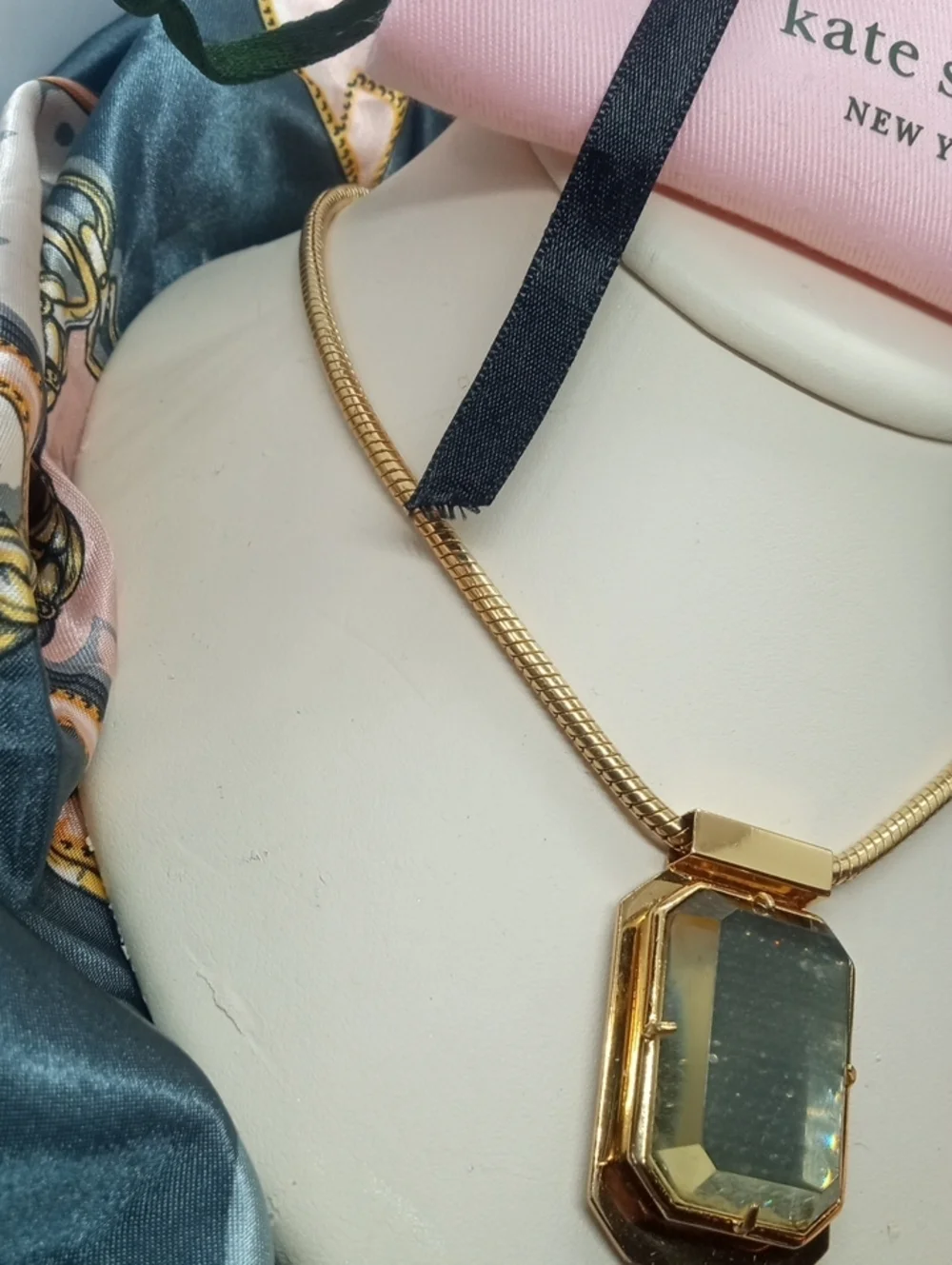 KATE SPADE: 